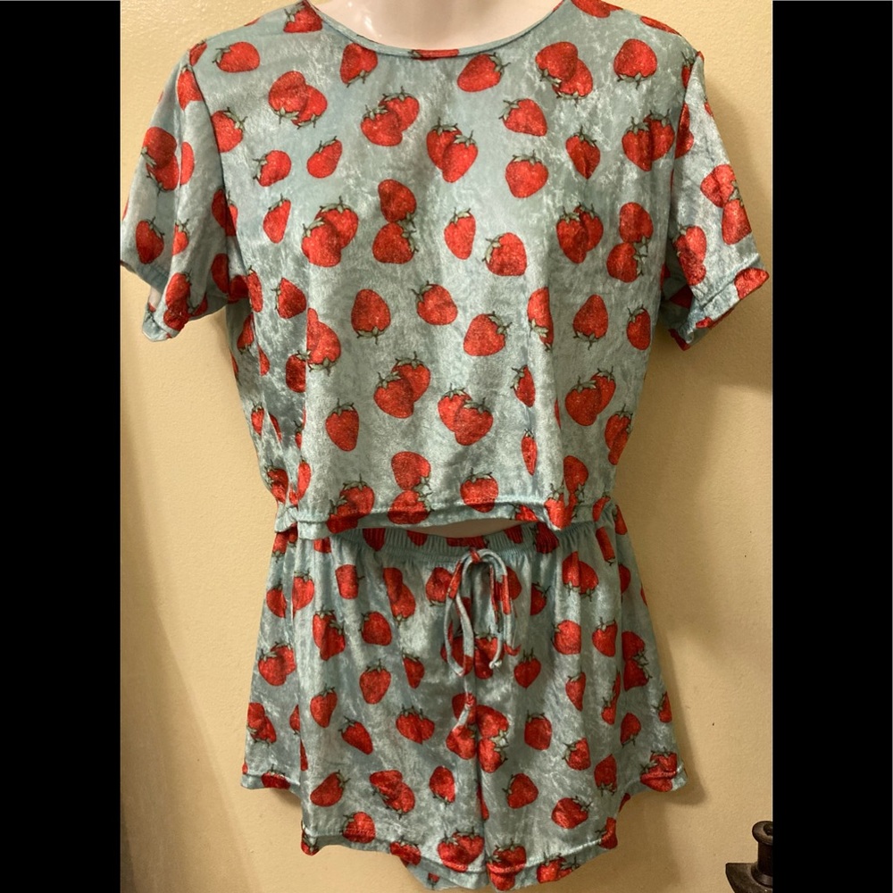 Shirt and shorts sleepwear, Personal Identity, Strawberry on blue, sz M